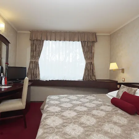 Otel Capitol 4*