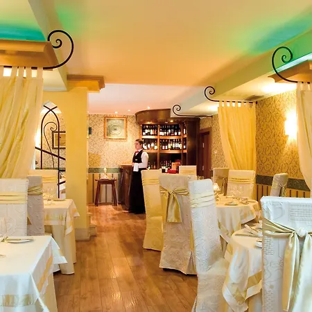 Otel Capitol 4*