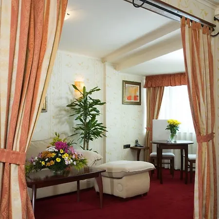 Otel Capitol 4*