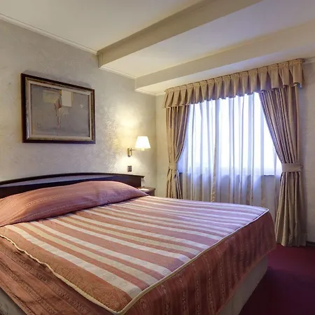Otel Capitol