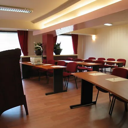 Otel Capitol 4*