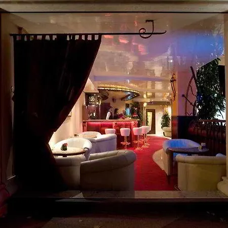 капитол 4*