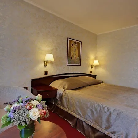 капитол 4*